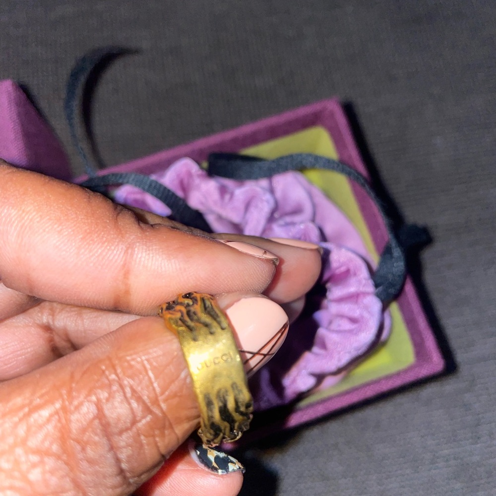Gucci Stud Pearl Antique Gold Ring - Picture 3 of 6